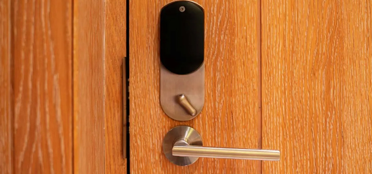 Automatic Locking Door Knob Stoney Creek
